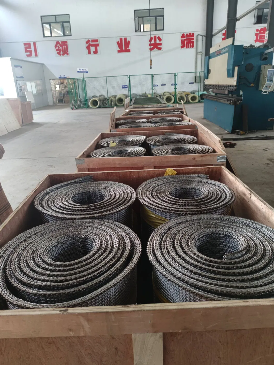 Heat Treatment Mesh Belt Wire Mesh Woven 310S 314 AISI314 Galvanized Conveyor