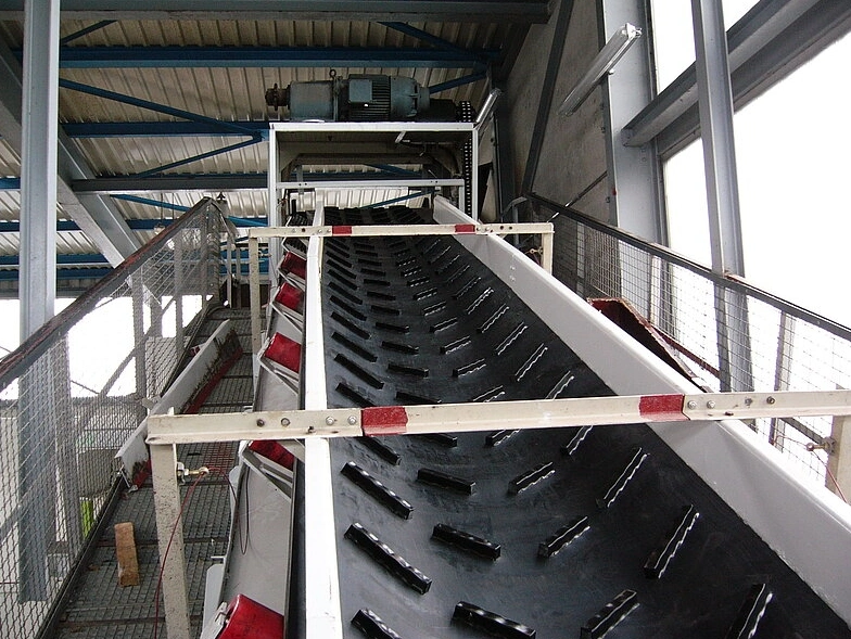 Custom V-Shaped Ep Polyester Ribbed Belt Conveyors System