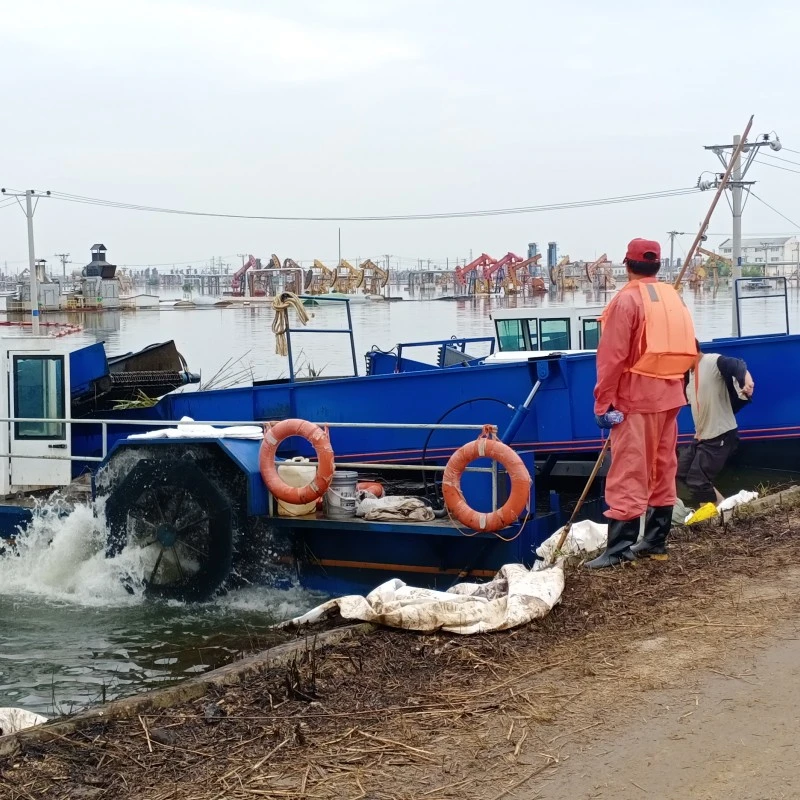 Aquatic Weed Harvester/Water Hyacinth Harvester/ Rubbish Collection Machine/Weed Harvester Boat/Water Surface Cleaning Boat Use for Cutting Grass in Water