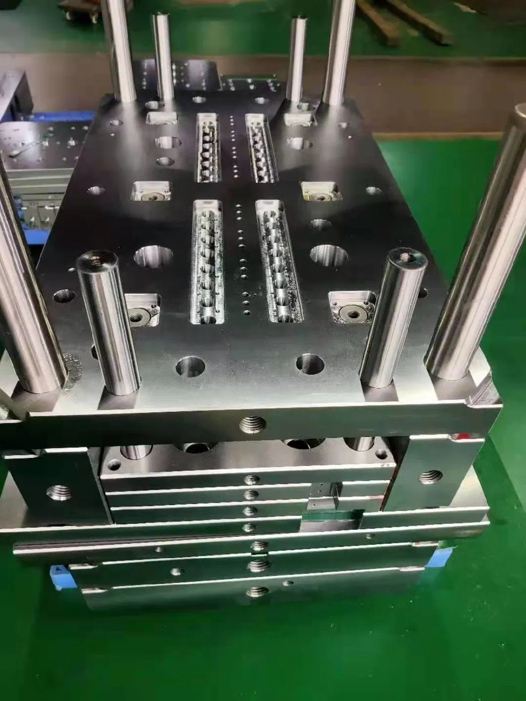 Customized Precision Injection PC PP ABS Mould Muti-Cavity Mould Bases Auto Parts for Household Product for Precision Injection Mold Base/Mould Base