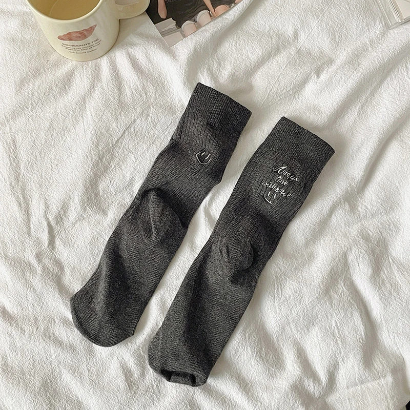 Customized Smiley Face Letter Embroidered Socks for Children, Double Needle Medium Tube Socks, Straight Board, Niche Style, Pile up Socks, Versatile