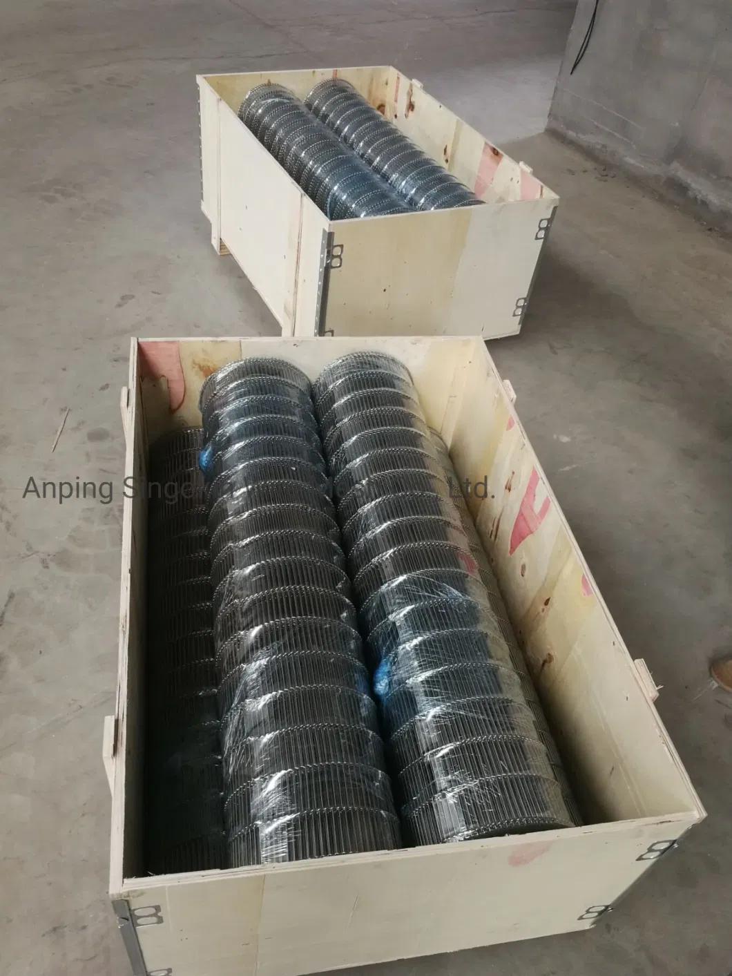 Separated with Curved Wire Mesh Conveyor Food Grade Stainless Steel Wire Metal Conveyor Belt