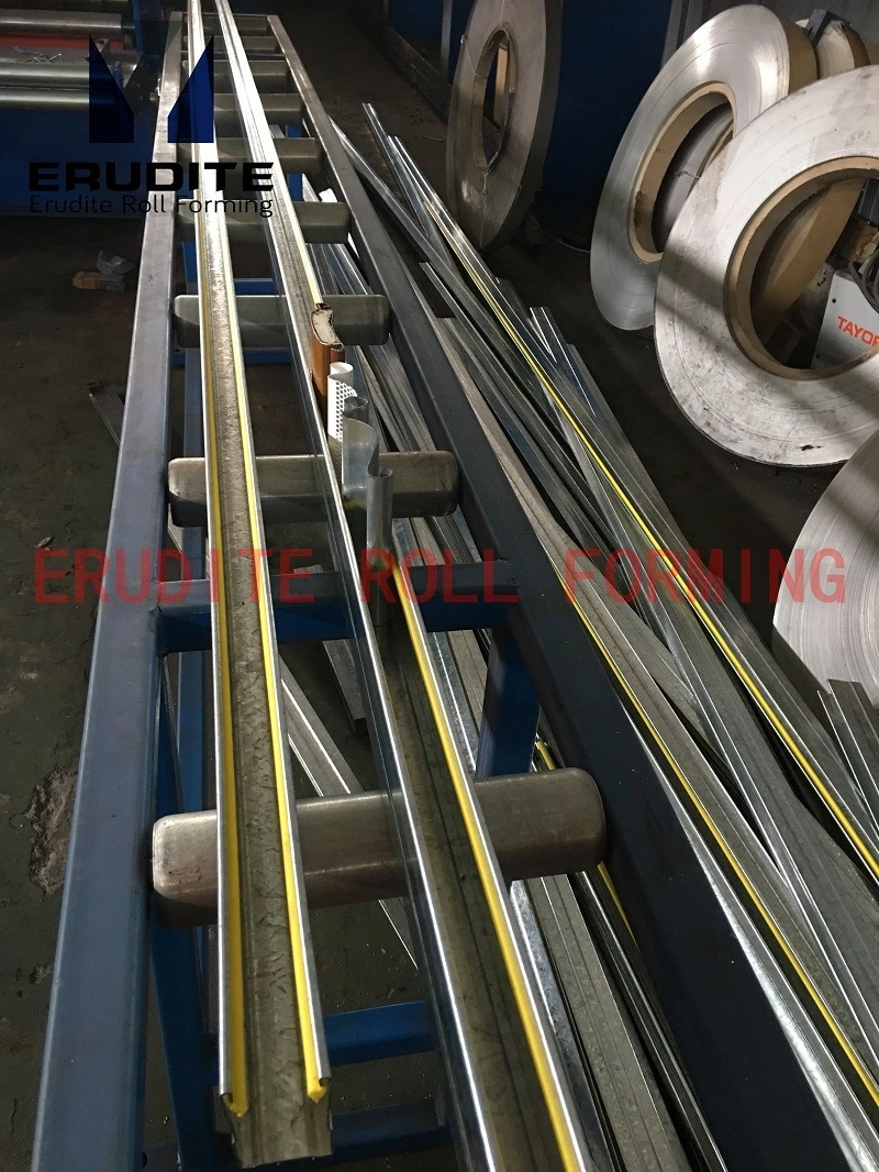 Yx60-38 Door Guide Metal Roll Forming Mill with on-Line Sealing