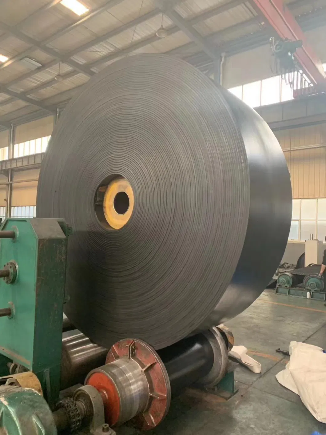 Width 1200mm 1400mm Ep100 Ep200 Ep300 Ep400 Ep500 Ep600 Rubber Conveyor Belt for Coal/Mining/Sand/Stone/Asphalt/Quarry/Foundry/Metallurgy of Industry