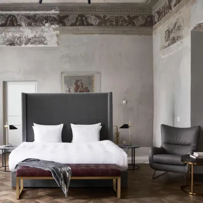 Habitación de Hotel de alto estándar con muebles de cama doble a juego Banco de la cama