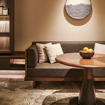Habitación de Hotel de alto estándar con muebles de cama doble a juego Banco de la cama