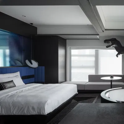 Habitación de Hotel de alto estándar con muebles de cama doble a juego Banco de la cama