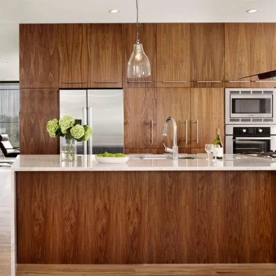  Piso moderno personalizado Chapa de madera de madera Armario de Cocina