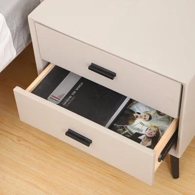 Mesa de noche de cuero PU de madera maciza con dormitorio lateral del hotel Patas metálicas