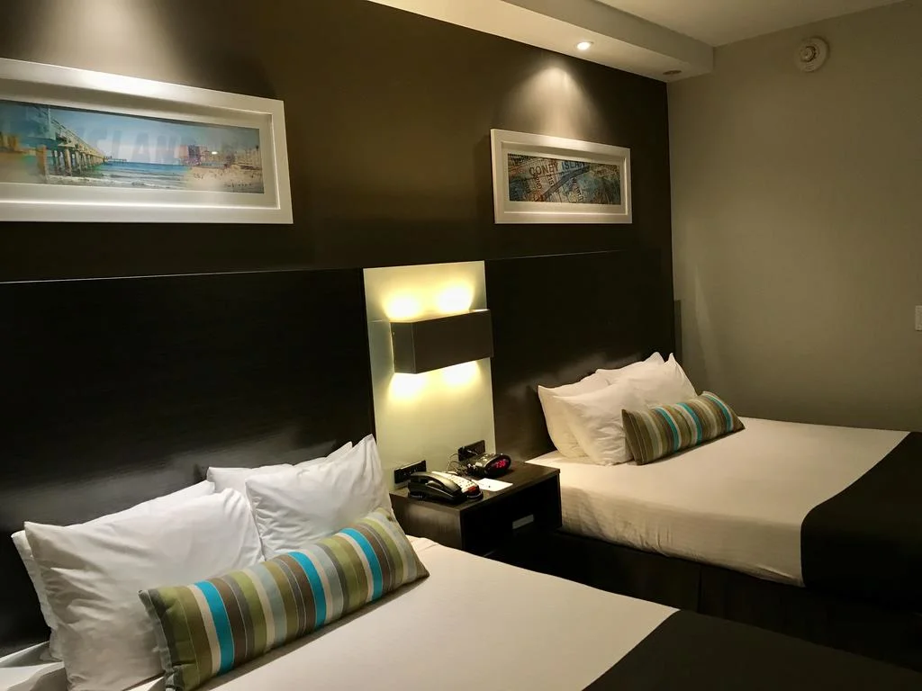 Factory Custom Holiday Inn H4 Room Design Hotel Furniture Bedroom Set