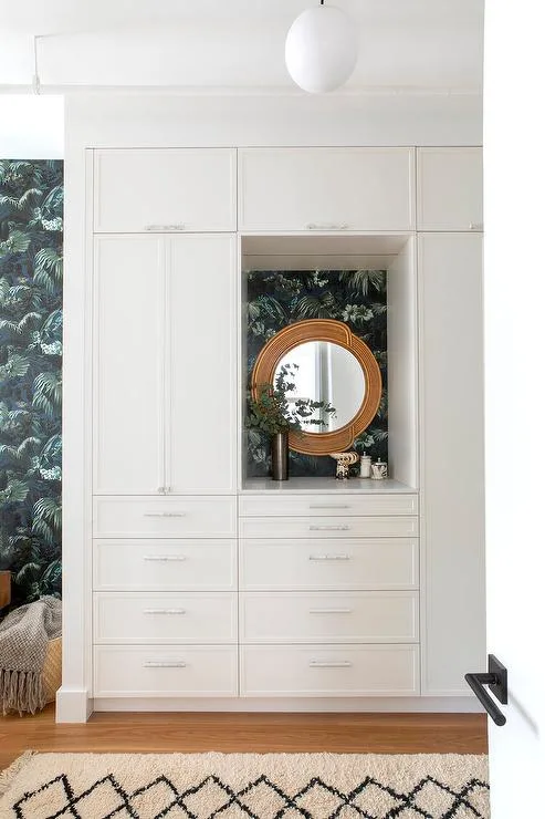 Italy Style Cream White Luxury Custom Wooden Bedroom Wardrobes Furniture