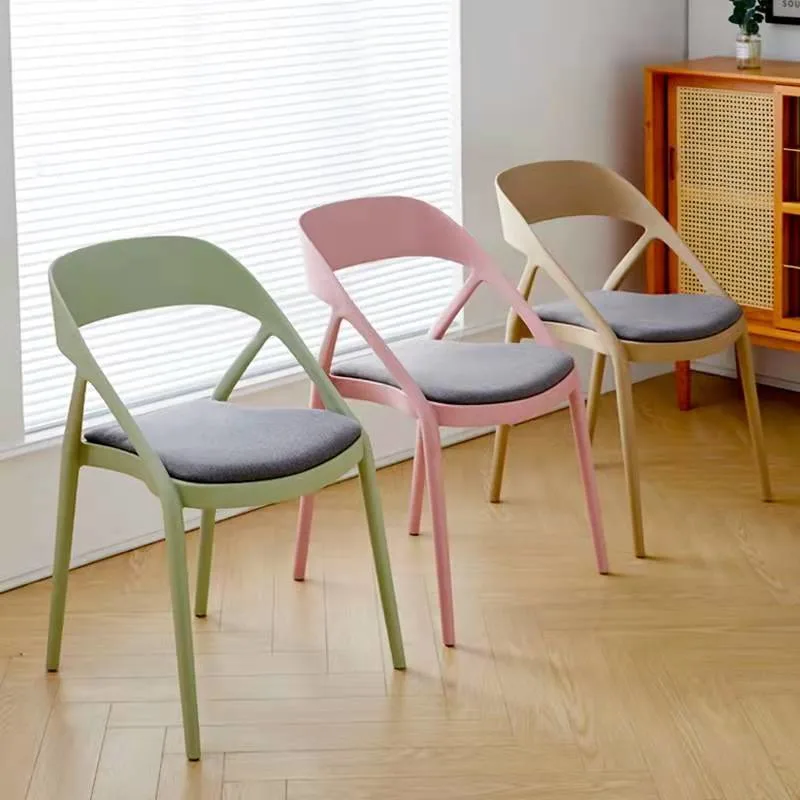 Wholesale Colorful Cheap Stackable Dining Chairs Living Room Furniture Restaurant Cafe
