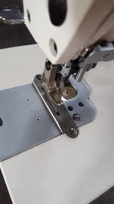 Zy5200dqb Zoyer Direct Drive High Speed Lockstitch Industrial Sewing Machine with Side Cutter and Hemming