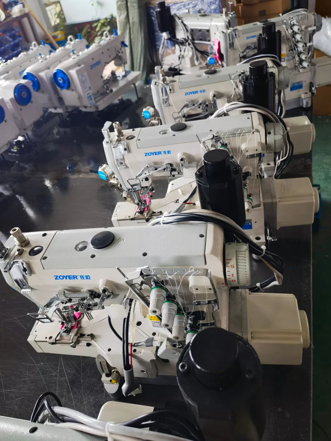 Zy600-01da Zoyer Pegasus Cylinder Flat Bed Interlock Industrial Sewing Machine