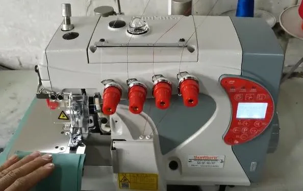 Automatic Direct Drive Super High Speed Computer Overlock Sewing Machine Series with Auto Suction Trimming Ss-5f-4D/at