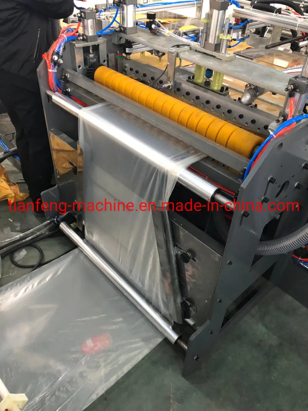 Automatic Woven Bag Cutting and Sewing Machine with PE Film Insert Device