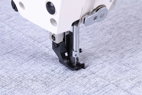 Direct Drive Upper and Bottom Feeding Sofa and Car Seats Sewing Machine