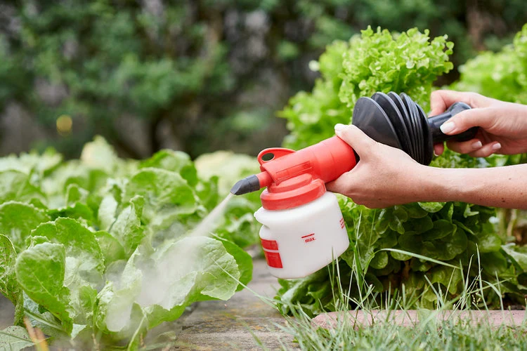 500ml 5 Nozzle Pest Control Bulb Insecticide Hand Bellow Air Blow Garden Pest Control Bait Duster Duster