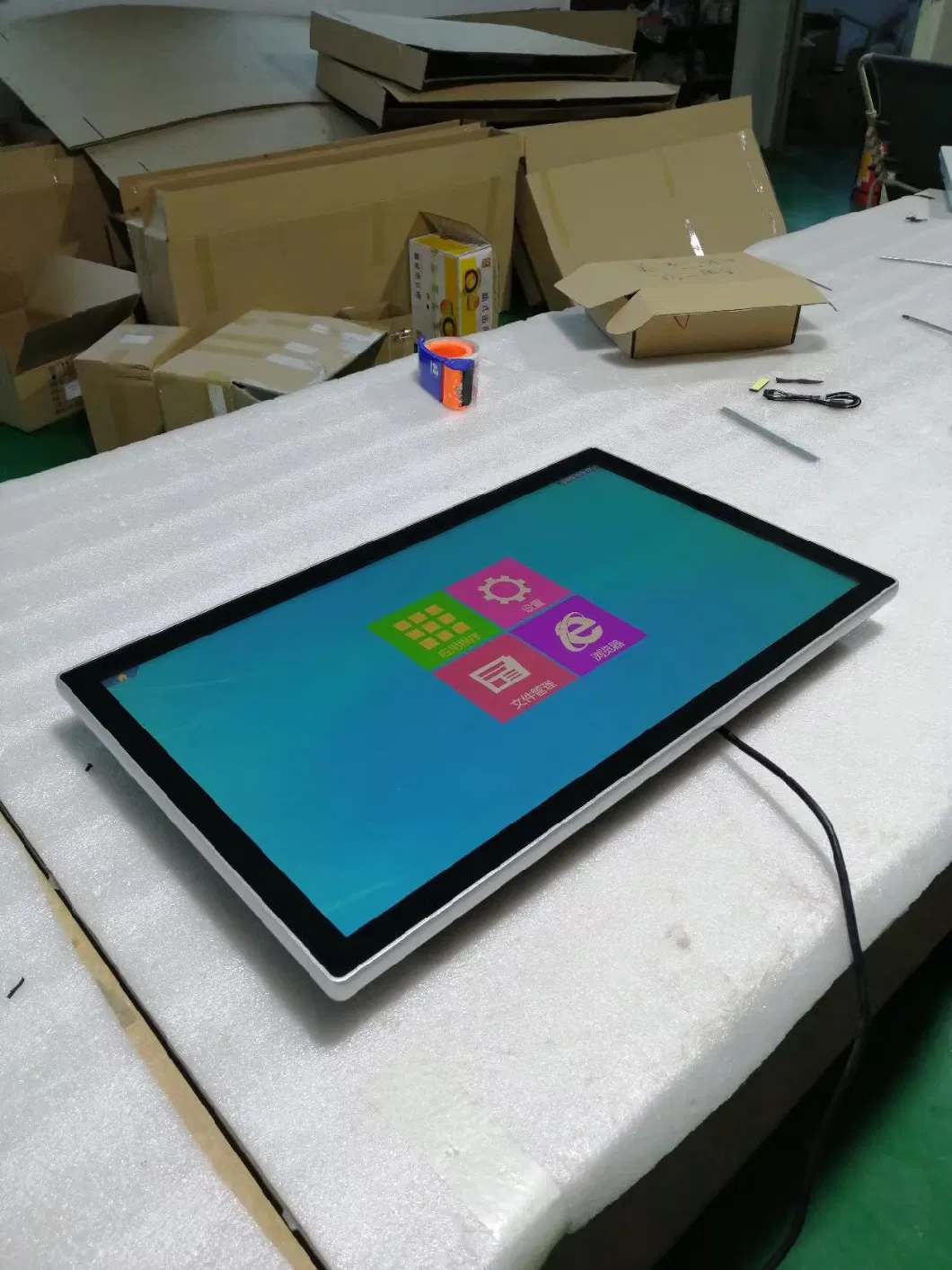 Wholesale Price 14&prime;&prime; Touchscreen Monitor with HDMI Input