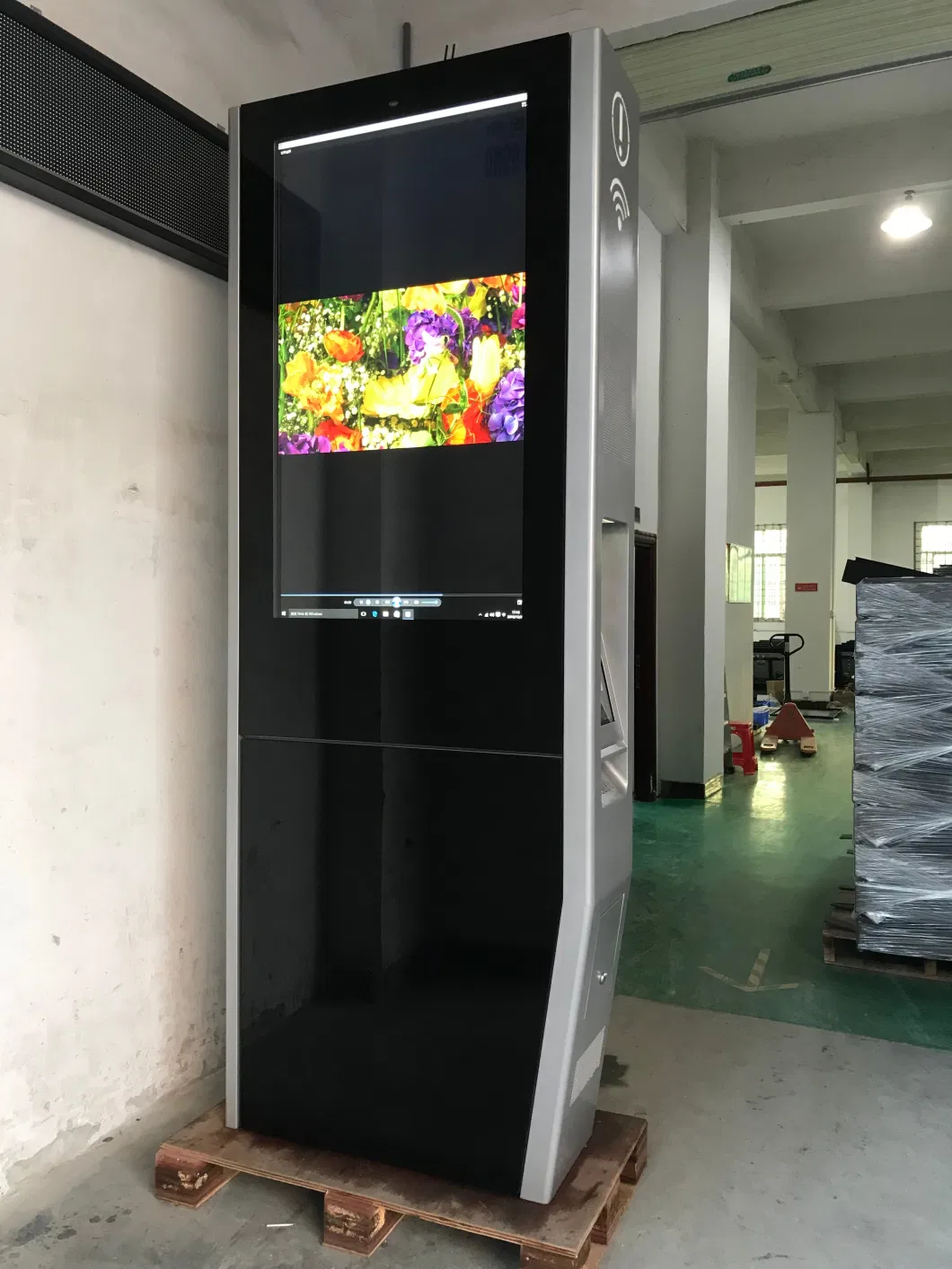 ODM Advertising Screen Air-Cooled Horizontal Screen Wall Hanging Outdoor Advertising Machine 65 Inch Ultra Thin Advertising Kiosk 2 Year Warranty Monitor