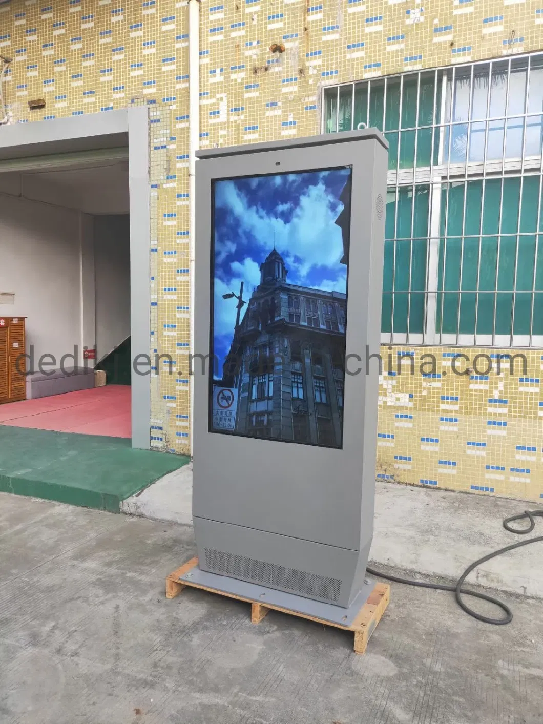 Outdoor Digital Signage LCD Display Advertising Kiosk Totem Media Player Touch Screen Monitor Waterproof 55inch Android