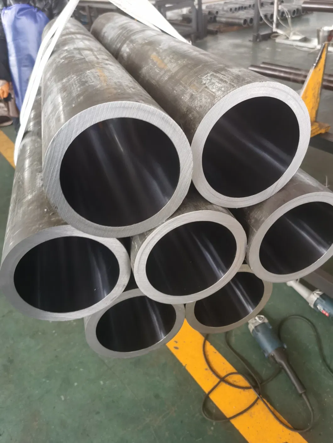 ASTM DIN Standard Cold Rolled Cold Drawn Precise Seamless Steel Pipe Manufacturer Cold Rolled Seamless Steel Tube Factory Price Seamless Steel Pipe