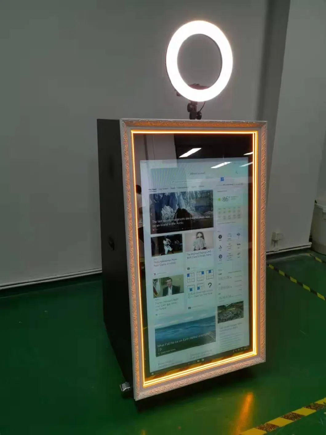 Newest Portable Magic Mirror Photo Booth with Camera Shell Flight Case