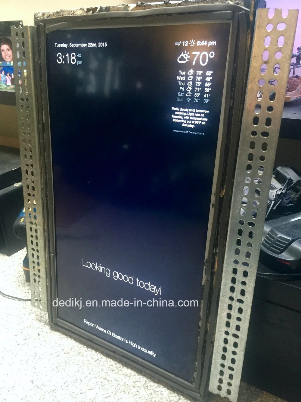 Dedi 43&prime;&prime; Advertising Touchscreen Display Magic Mirror Photo Booth