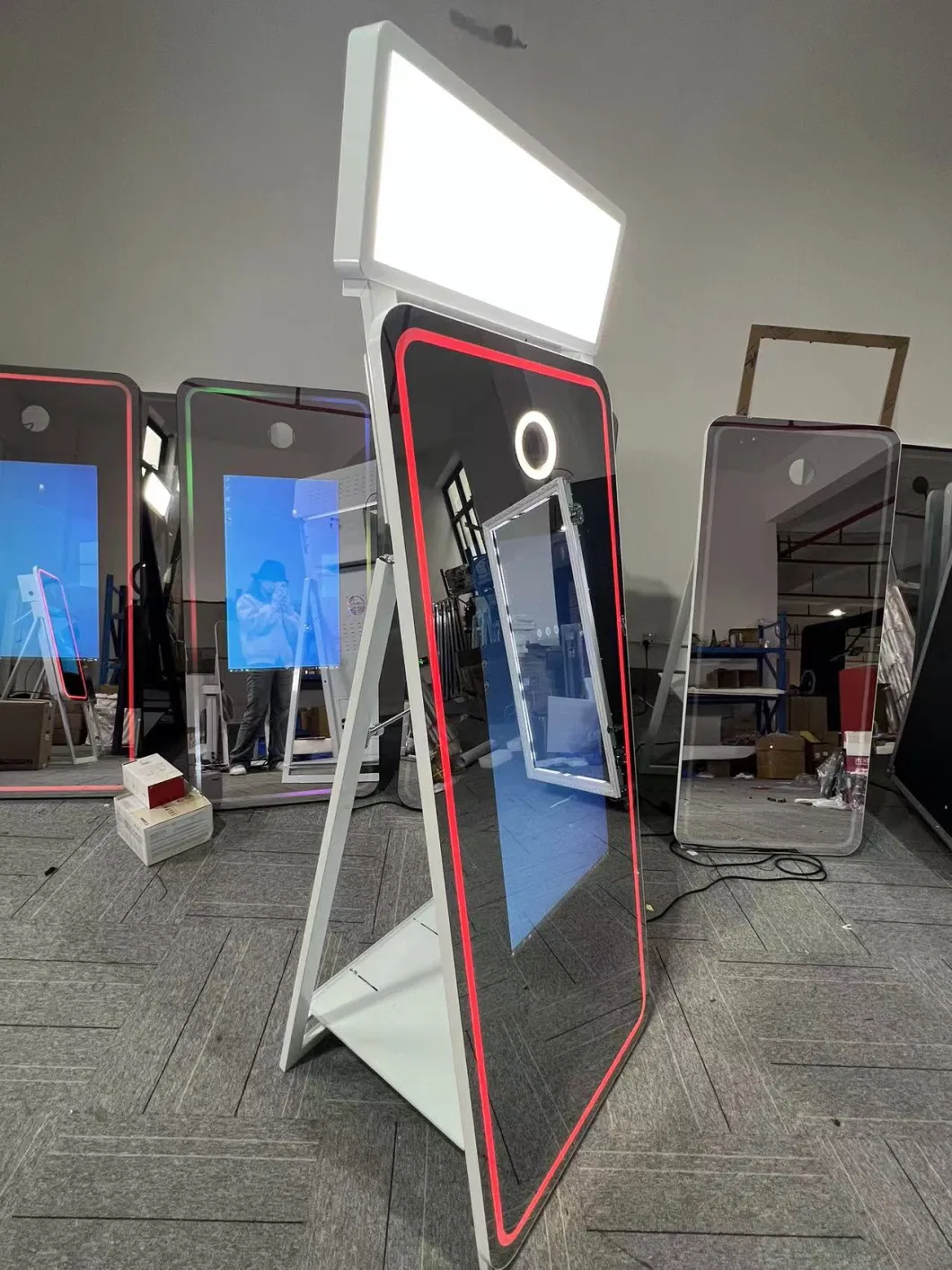 in Stock 72&prime;&prime; Selfie Magic Photo Mirror Booth with Camera Printer