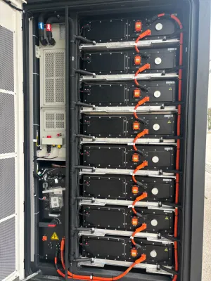 Alles in einem 96kwh-Gehäuse für Flüssigkühlung und Energiespeicher Mit Dieselgenerator verbinden