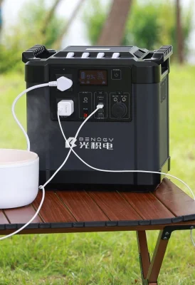  Comercio al por mayor de 2000W de 1500W Mini LiFePo4 Batería de litio USB TypeC inversor salida AC DC Generador solar portátil de copia de seguridad para el hogar /Camping/Power Tool