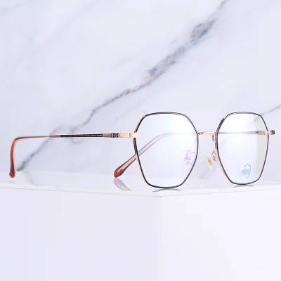 Titanium Alloy Glasses Men Prescription Women Myopia Optical Screwless Eyewear Gold Metal Memory Titanium Rectangle Men′s Gold Glasses