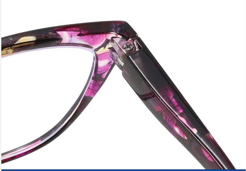 Reading Glasses Wholesale HD Spring Leg Reading Glasses for Middle-Aged and Elderly Men and Women