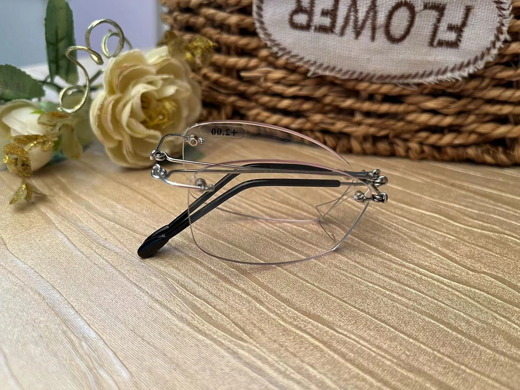 2021 Folding Frameless Reading Glasses Super Light Weight 10g Stainless Still Comfortable Folding Glasses Premium Quality