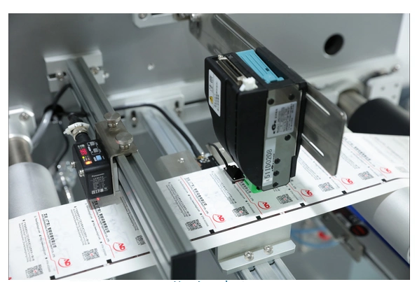LQ-MD A7000 Rotary RFID Automatic Labelling Lamination Machine