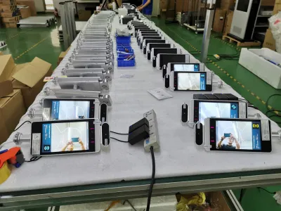 Face Recognition многоязыковой Динамический температурный распознавания сканеры с инфракрасной тепловой обработки изображений IP-камера для системы контроля доступа