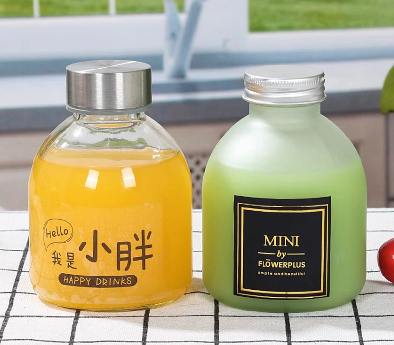 Hot Sell 250ml 350ml 500ml Glass Drinking Bottle Tea Juice Beverage Packaging Bottle with Plastic Straw