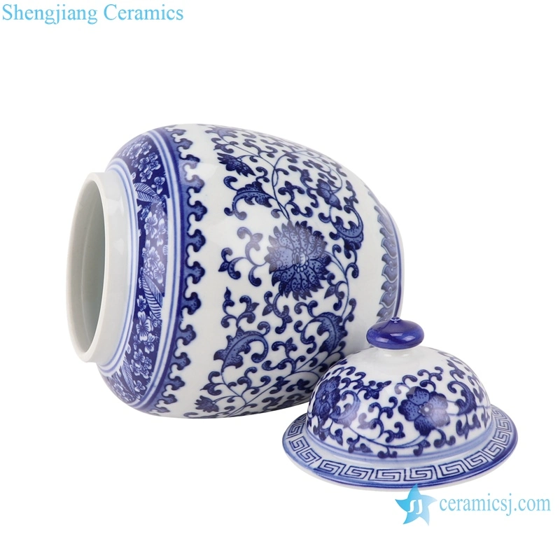 Jingdezhen Blue and White Porcelain Twisted Cluster Red Flower Ceramic Tea Pot Ginger Jars