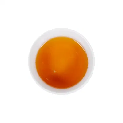 Le fabbriche cinesi classiche producono tè nero fresco di alta qualità