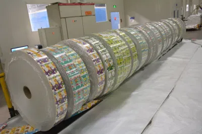 Pacchetto liquido fornitore di materiali di imballaggio multistrato