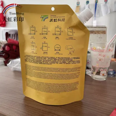 Confezione per liquido con beccuccio di riempimento per succo di beccuccio