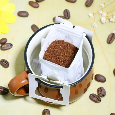Macchina per la preparazione di sacchetti per caffè tacchino