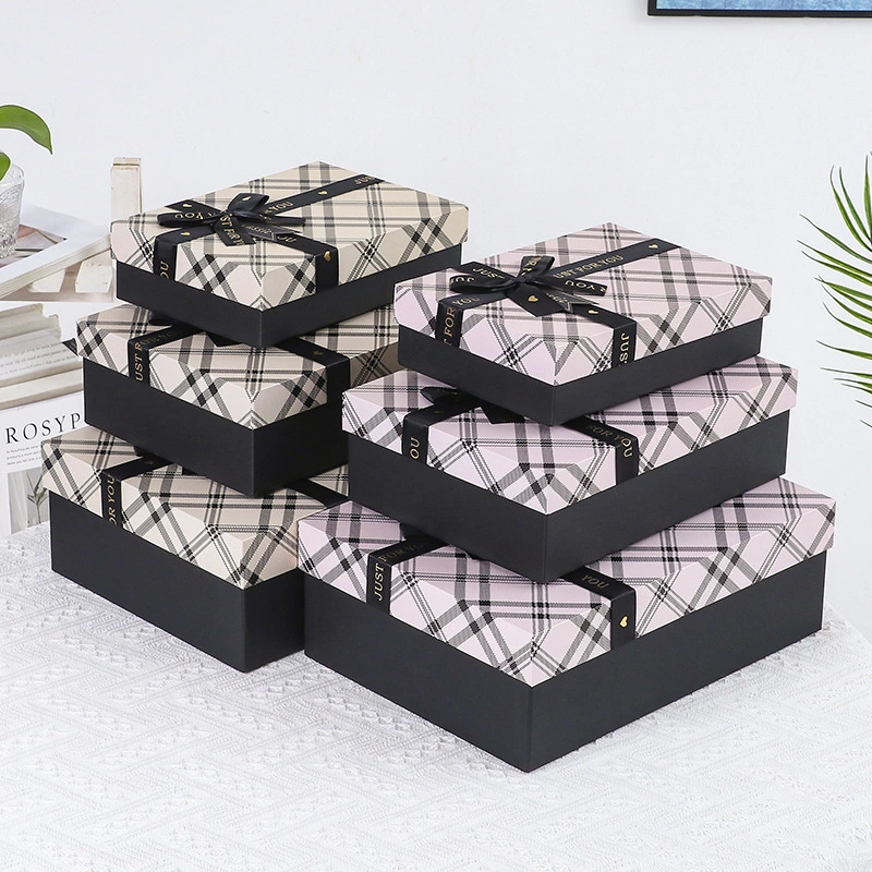 High-End Minimalist Style Custom Logo Printing Fashionable Rigid Cardboard Packaging Apparel and Shoes Gift Box