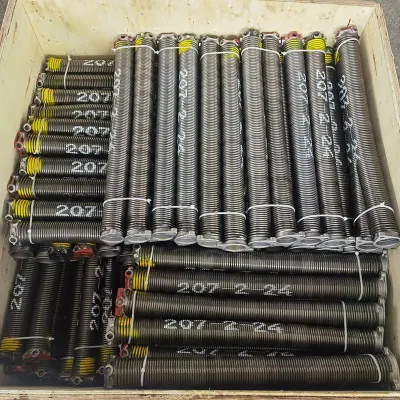 Produttore cinese Commercio all&prime;ingrosso porta garage ad alta qualità a sezione aerea automatica Componenti hardware molle Torsion porta garage in acciaio