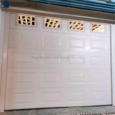 Porte per garage personalizzate con porta pedonale