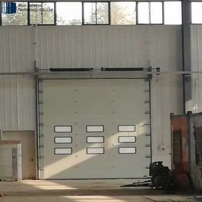 Porte industriali con sistema di tenuta dock e piattaforma logistica