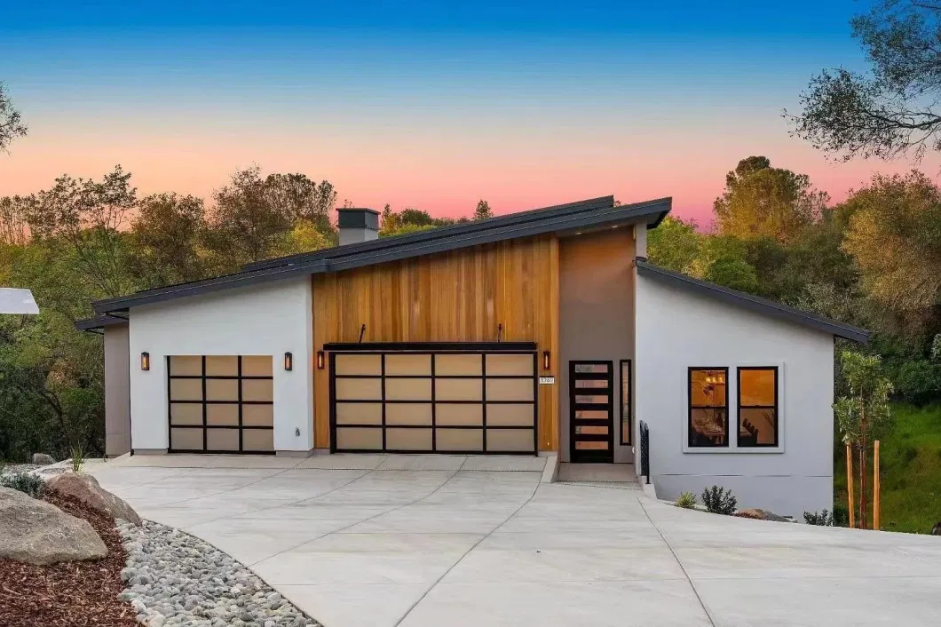 Highly Cost Effective Panoramic Clear Sectional Aluminum Frosted Glass Flap Garage Door Design