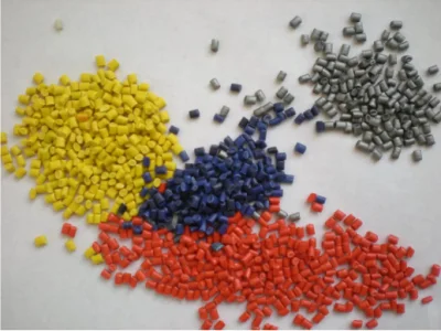 Plástico de PVC de Fr de colores Gránulos 90A, 105C compuestos de PVC para aislamiento de cables eléctricos