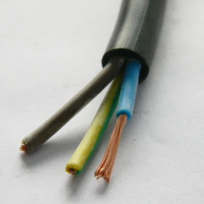 Cable eléctrico flexible de cobre y aluminio sólido y trenzado, aislado con PVC, para instalaciones eléctricas en viviendas.