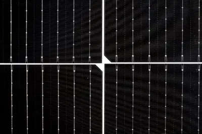 Sistema di pannelli di energia solare generano energia elettrica conservazione